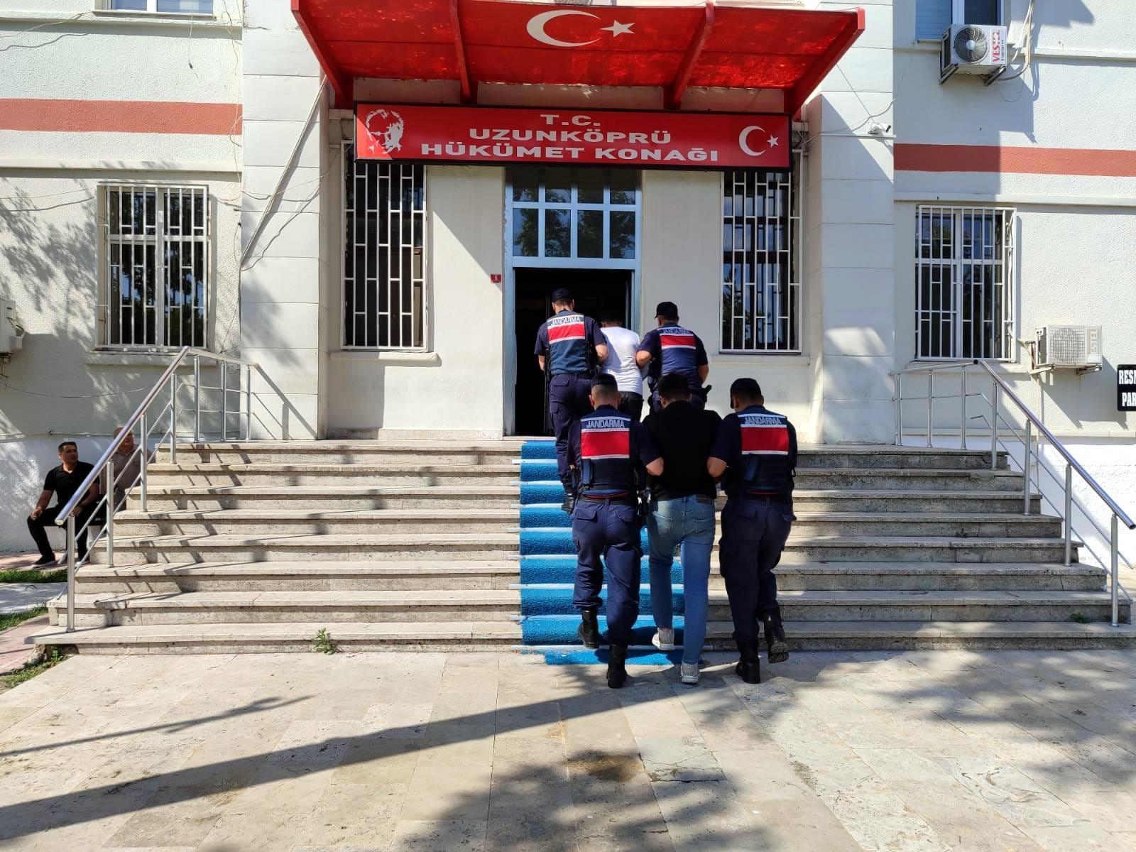 Askeri yasaklı bölgede yakalanan 2 şüpheli tutuklandı Askeri yasaklı bölgede yakalanan 2 şüpheli tutuklandı