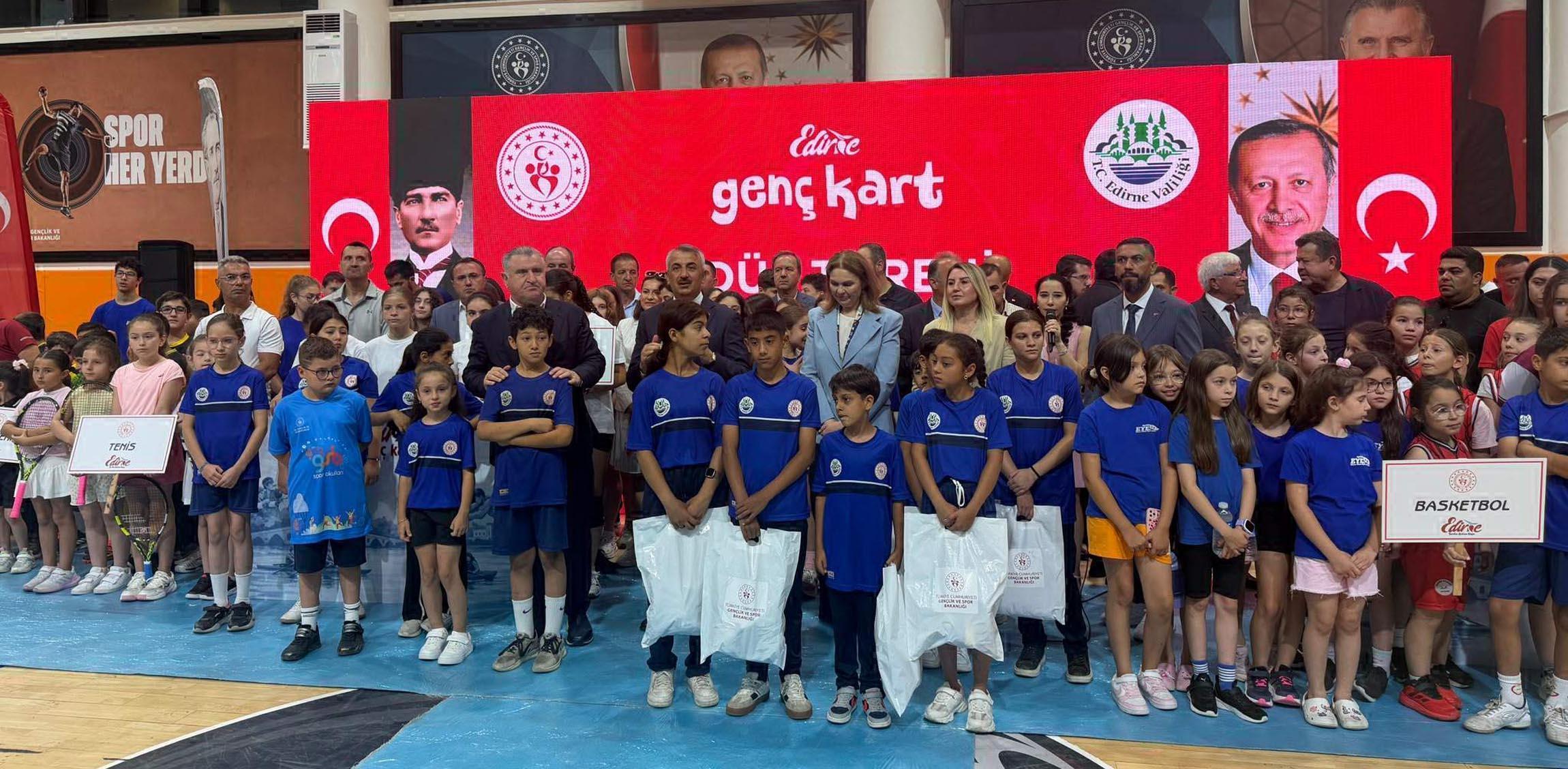 Bakan Bak: Çocuklarımızı sporla buluşturacağız Bakan Bak: Çocuklarımızı sporla buluşturacağız