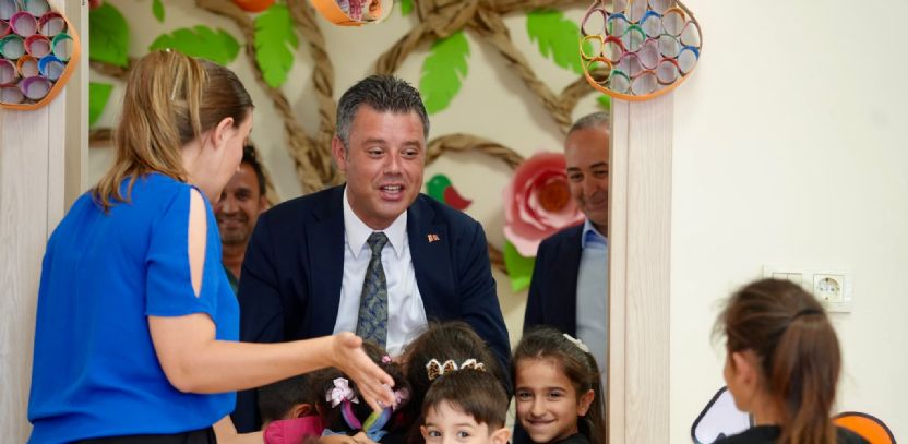 Başkan Sarıkurt, Yaz Okulunda Miniklerle Buluştu Başkan Sarıkurt, Yaz Okulunda Miniklerle Buluştu