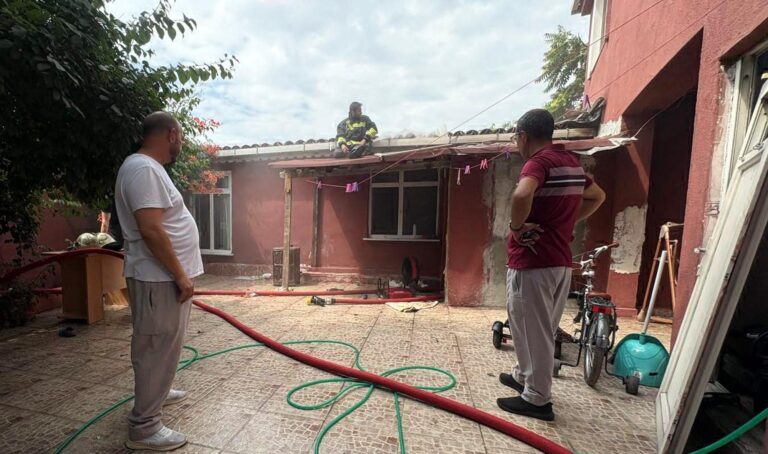 Çorlu’da ev yangınında 1 kişi dumandan etkilendi
