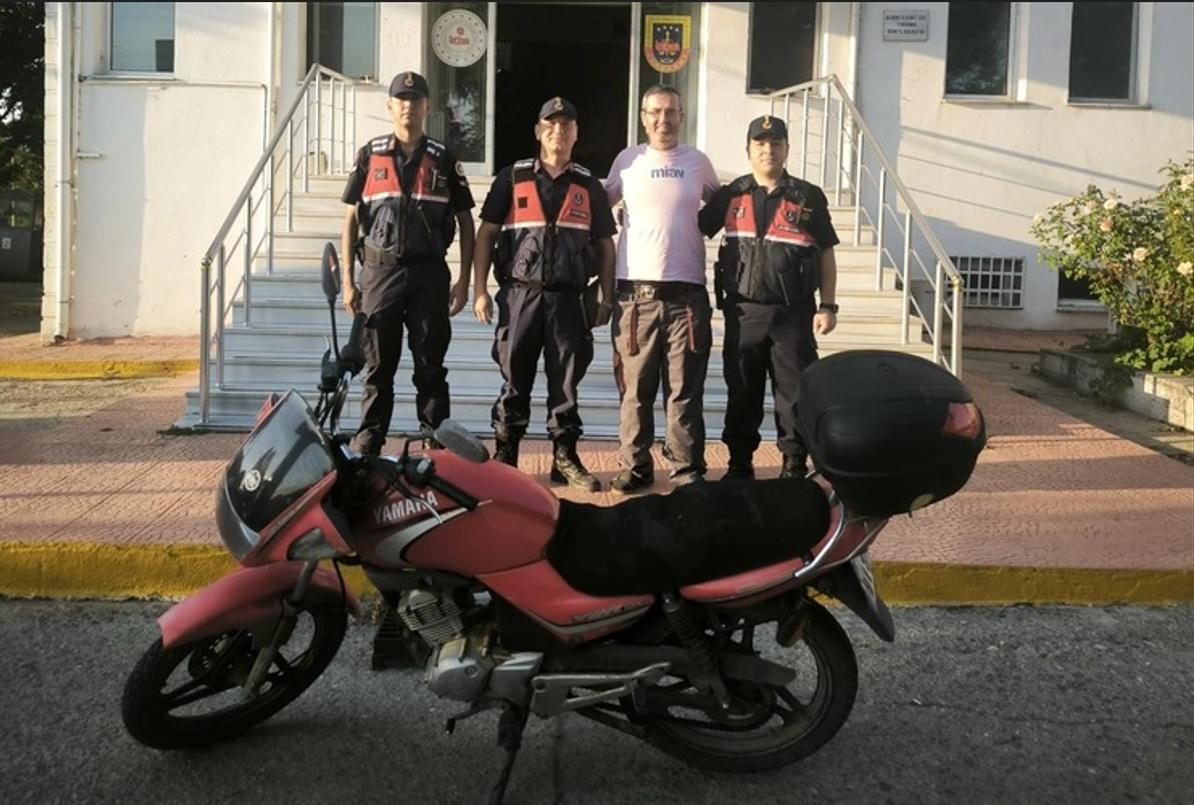 Edirne’de çalınan motosiklet aynı gün bulundu, şüpheli tutuklandı Edirne’de çalınan motosiklet aynı gün bulundu, şüpheli tutuklandı