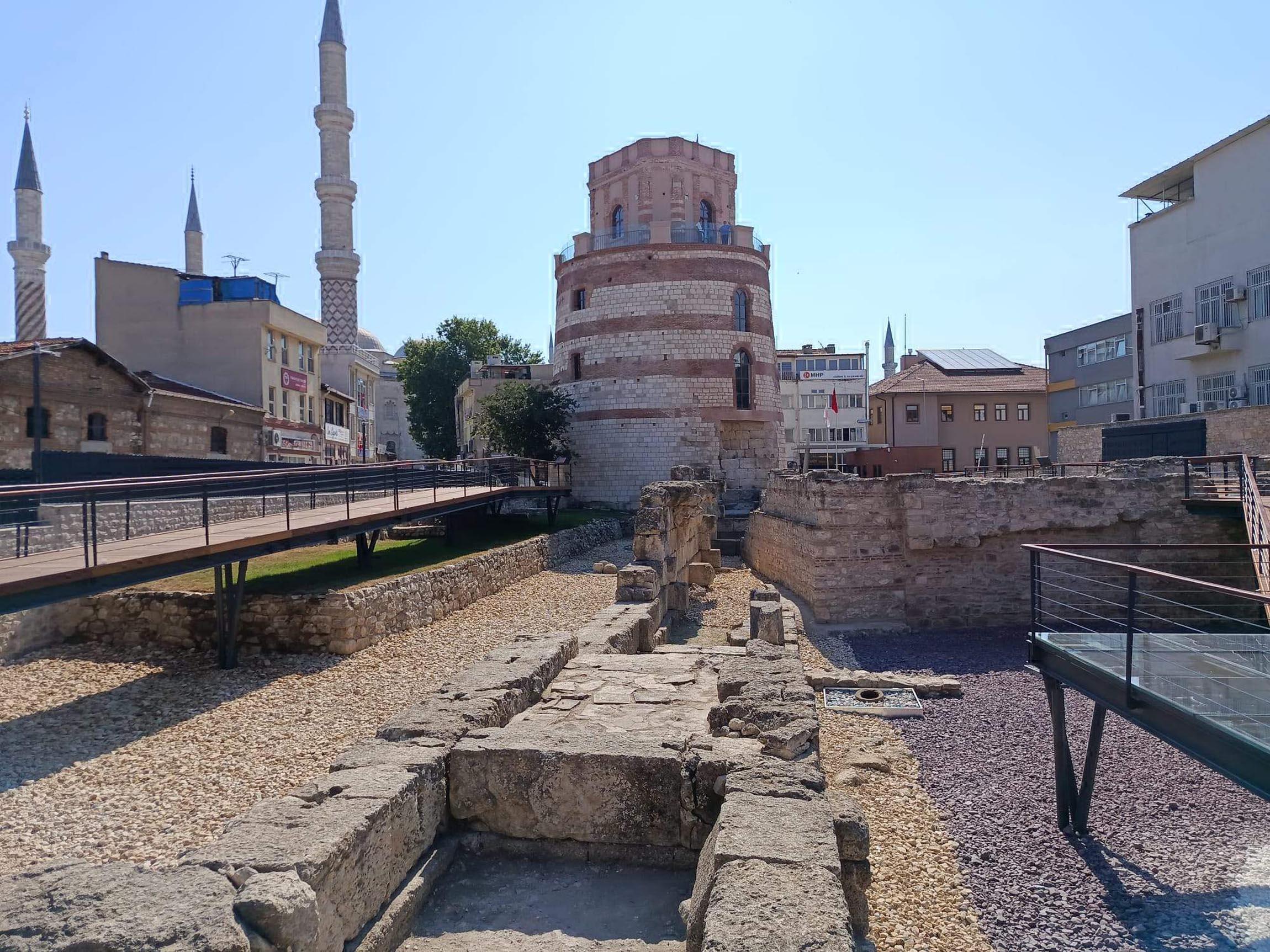 Edirne’de restorasyonu tamamlanan Makedonya Kulesi, müze olarak ziyarete açıldı Edirne’de restorasyonu tamamlanan Makedonya Kulesi, müze olarak ziyarete açıldı