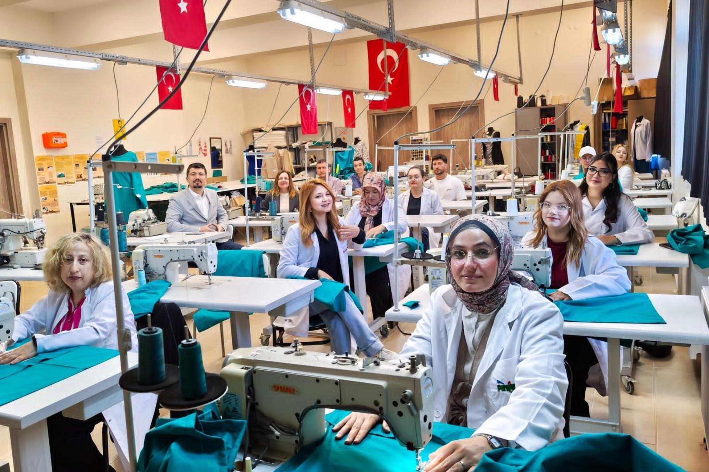 Edirne’de üniversite öğrencileri hastanenin tekstil ihtiyacını karşılıyor Edirne’de üniversite öğrencileri hastanenin tekstil ihtiyacını karşılıyor