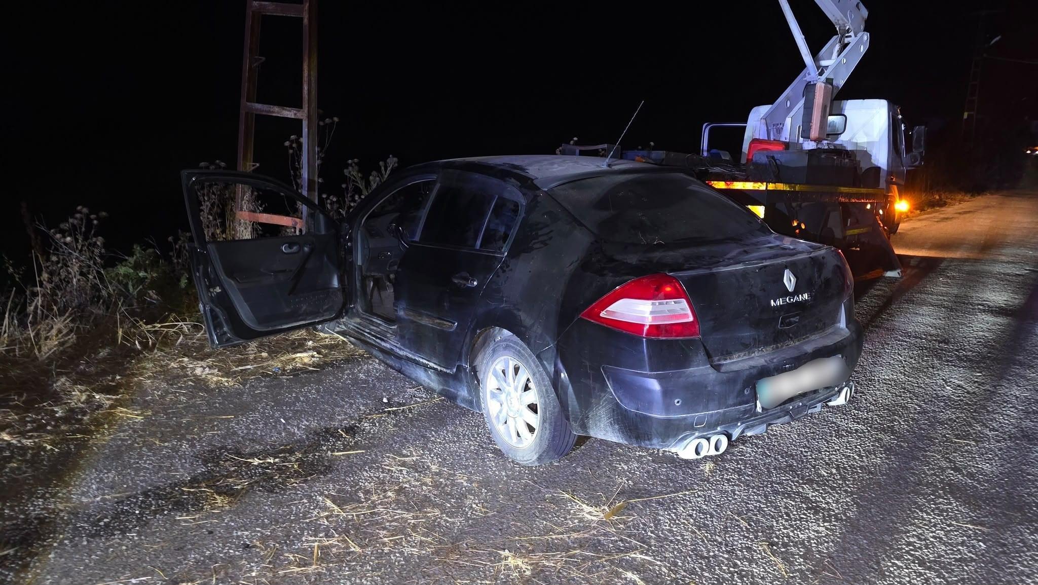 Elektrik direğine çarpan otomobilin alkollü sürücüsü ağır yaralandı Elektrik direğine çarpan otomobilin alkollü sürücüsü ağır yaralandı
