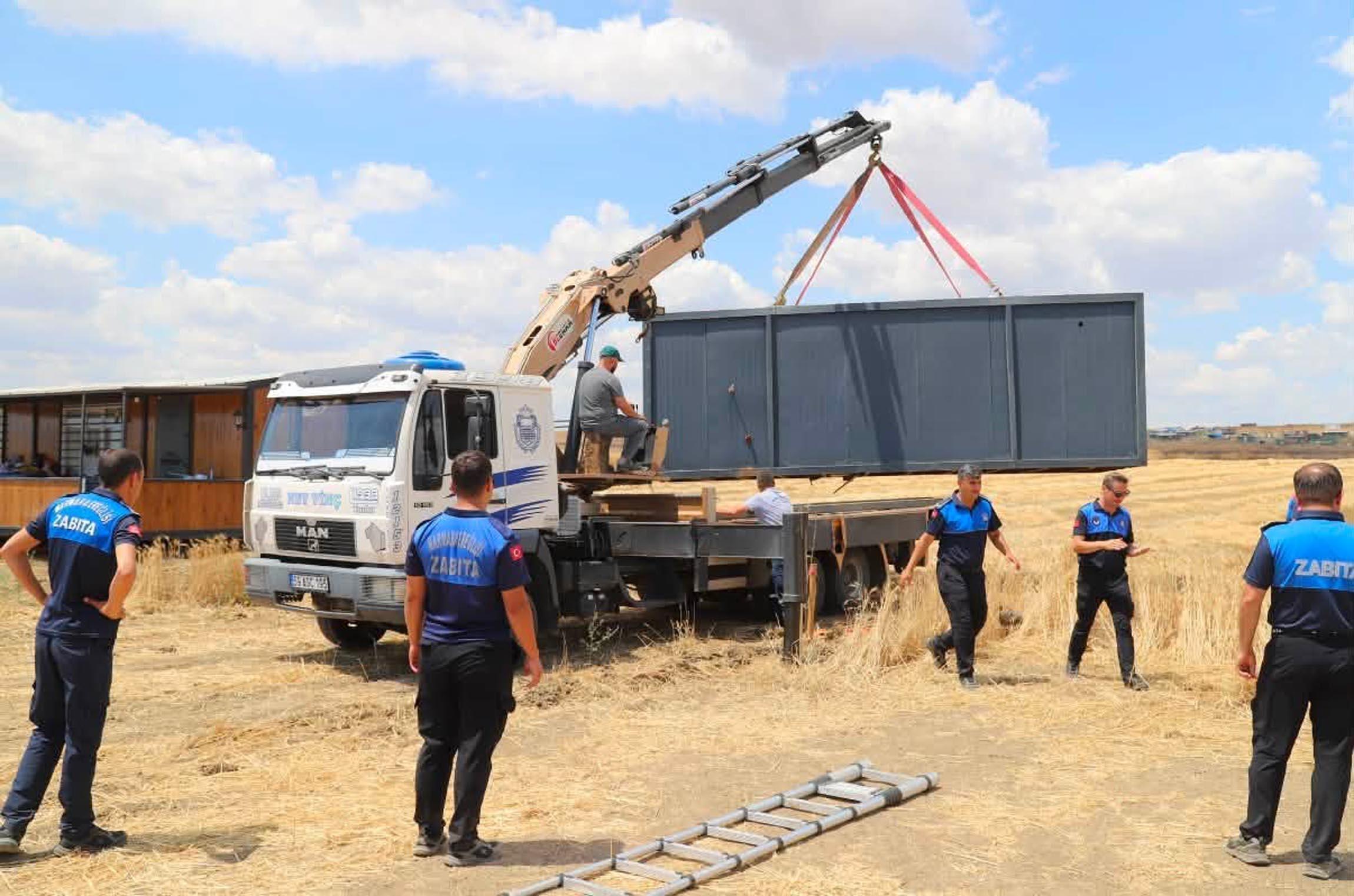 Marmaraereğlisi’nde kaçak yapılar yıkıldı, konteynerler kaldırıldı Marmaraereğlisi’nde kaçak yapılar yıkıldı, konteynerler kaldırıldı