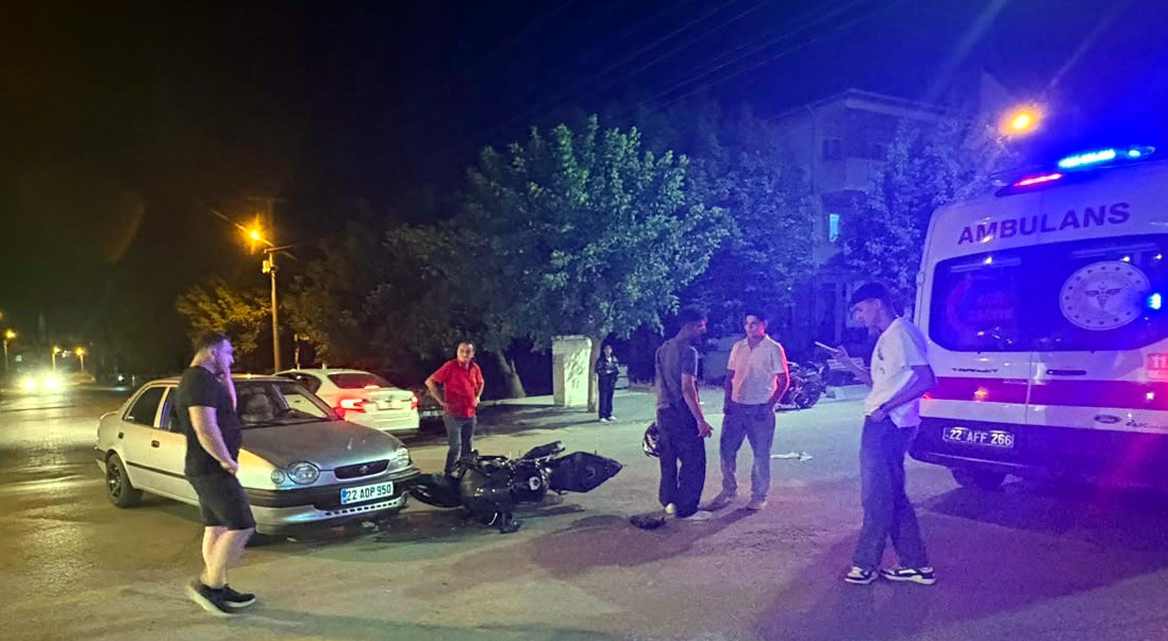 Otomobil ile motosiklet çarpıştı: 2 yaralı Otomobil ile motosiklet çarpıştı: 2 yaralı