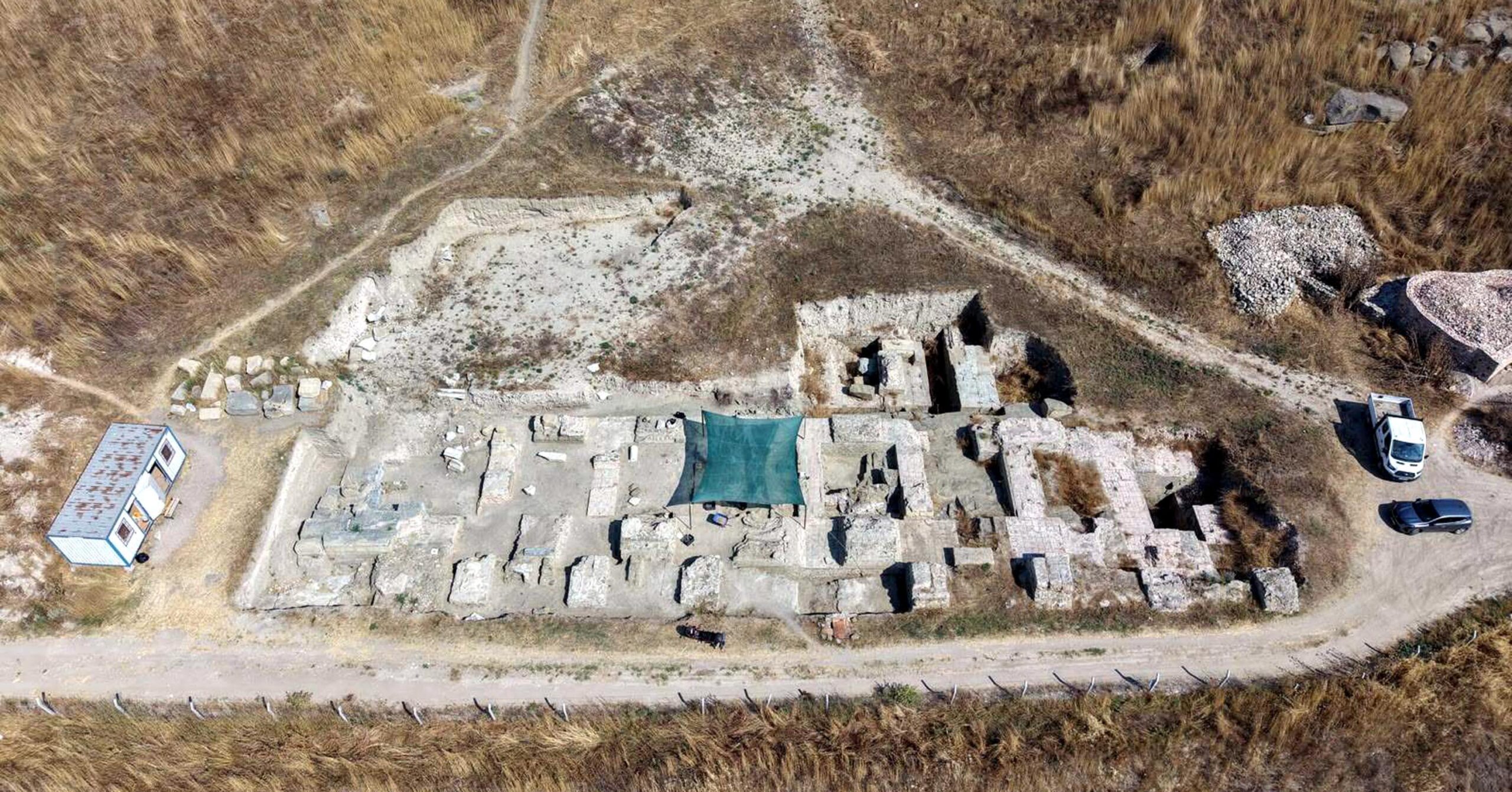 Perinthos Antik Kenti’nde ortaya çıkarılan tiyatroda, Helenistik Dönem’e ait izlere rastlandı/Ek fotoğraflar Perinthos Antik Kenti’nde ortaya çıkarılan tiyatroda, Helenistik Dönem’e ait izlere rastlandı/Ek fotoğraflar