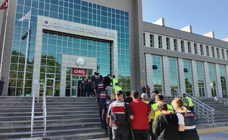 Tekirdağ’da jandarmanın uyuşturucu ve kaçakçılık operasyonlarında 24 tutuklama