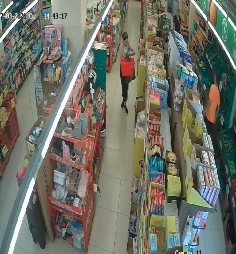 Marketlerden 20 Bin Liralık Bebek Maması Hırsızlığı Kamerada; 2 Tutuklama