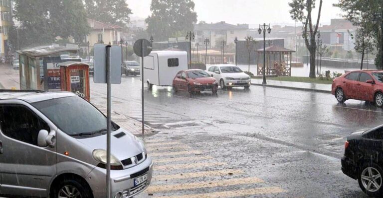 Tekirdağ’da sağanak etkili oldu