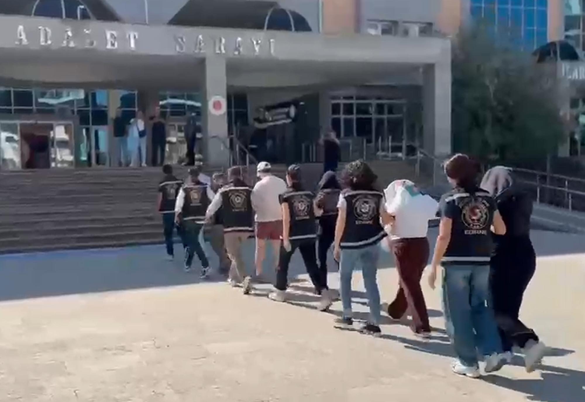 Üniversite öğrencilerini fuhşa teşvik eden şüphelilere operasyonda 6 tutuklama Üniversite öğrencilerini fuhşa teşvik eden şüphelilere operasyonda 6 tutuklama