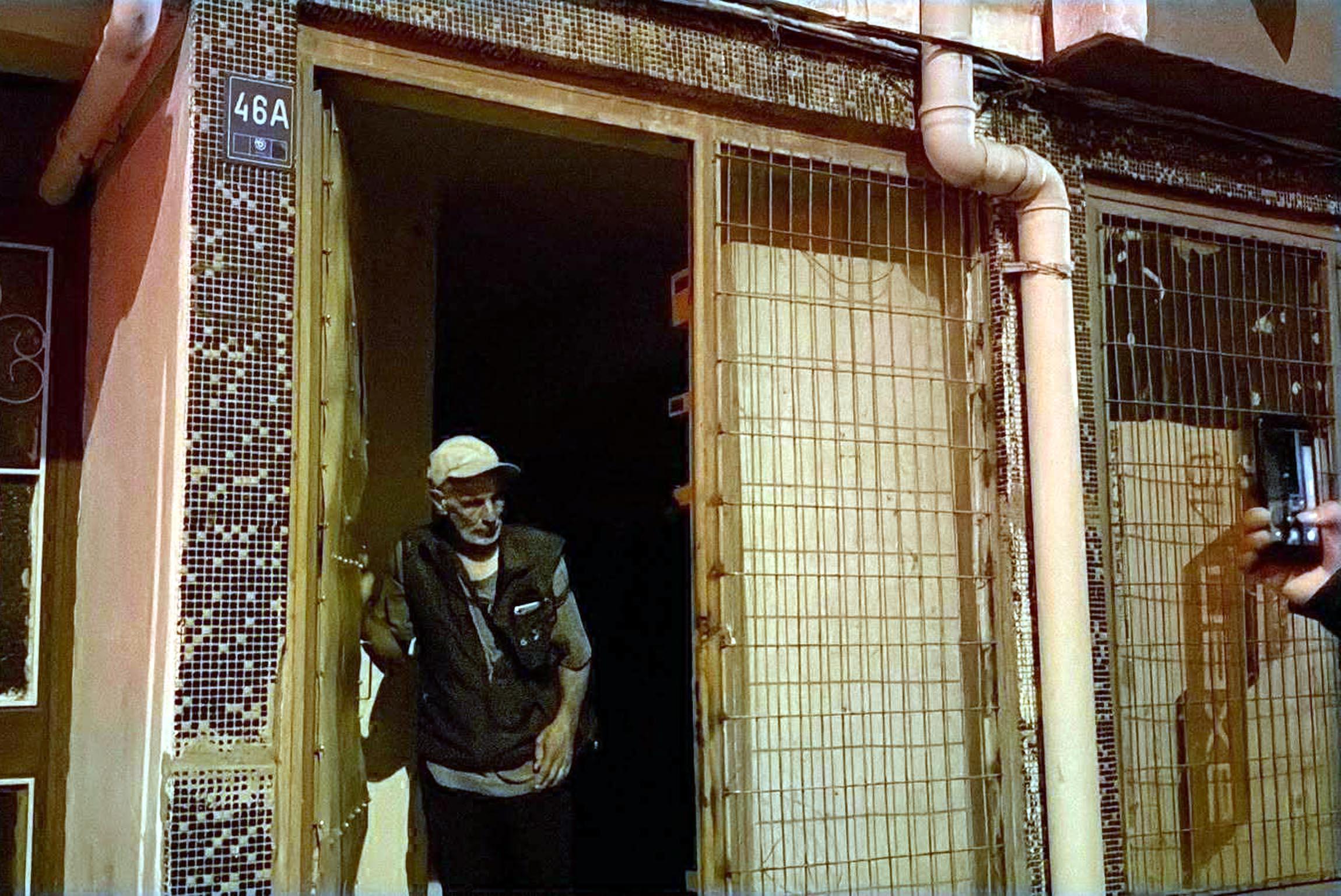 Arkadaşlarının Şakasıyla Mahsur Kaldı, Polis ve İtfaiye Kurtardı Arkadaşlarının Şakasıyla Mahsur Kaldı, Polis ve İtfaiye Kurtardı