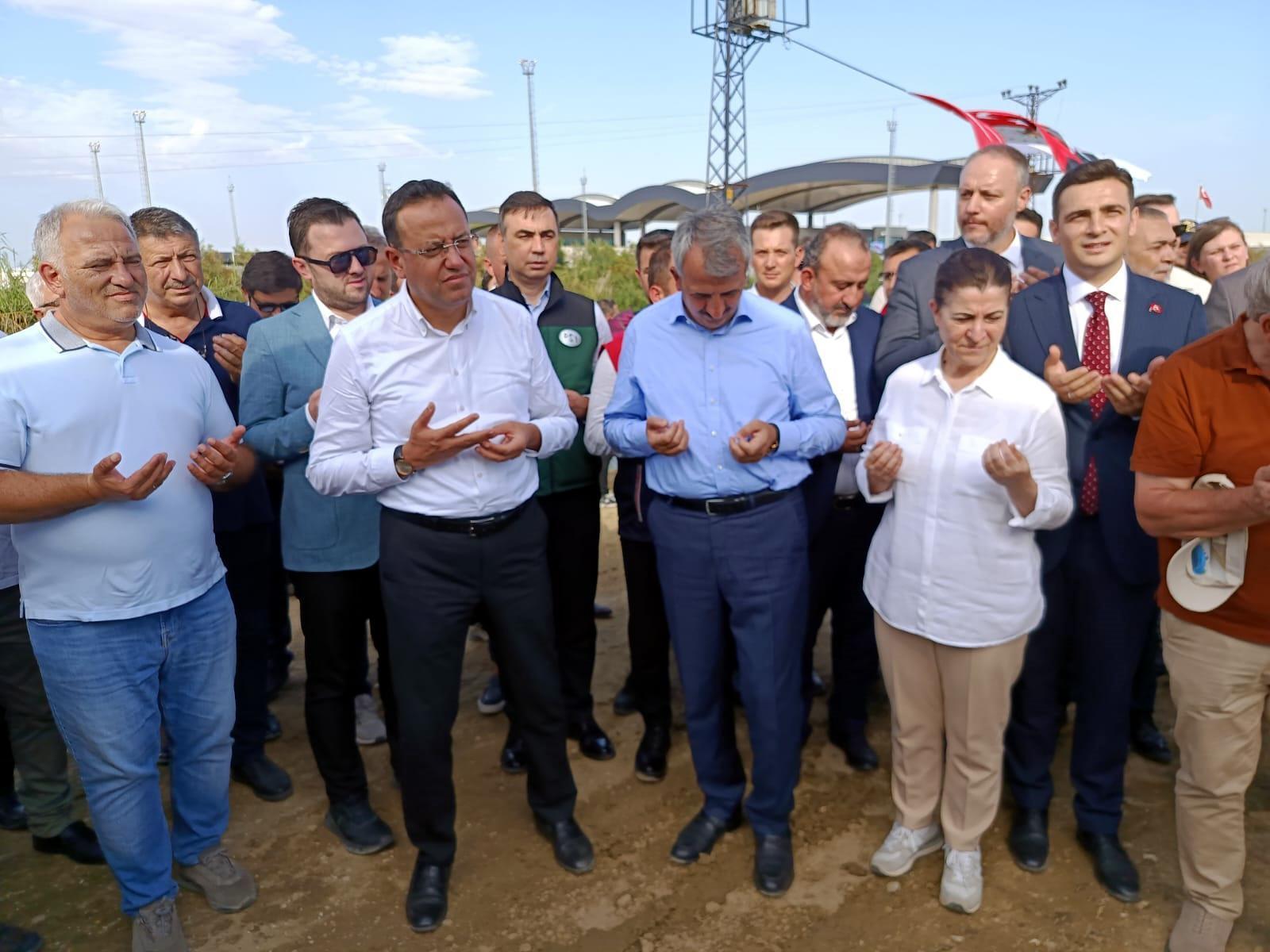 Bakan Yardımcısı Gizligider: 3 milyon 387 bin metrekareden fazla hayalet ağı su kaynaklarımızdan temizledik (2) Bakan Yardımcısı Gizligider: 3 milyon 387 bin metrekareden fazla hayalet ağı su kaynaklarımızdan temizledik (2)