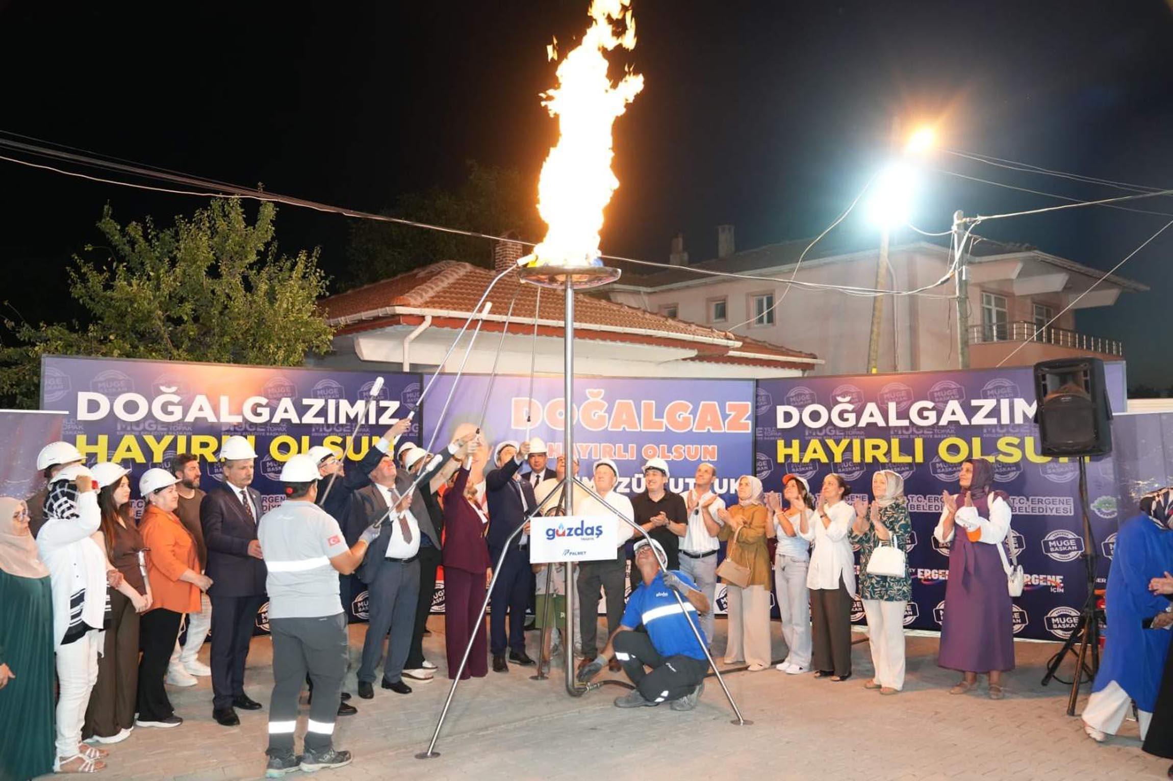 Başkan Topak: Ergene’de 2 bin fazla hane doğal gazla buluştu Başkan Topak: Ergene’de 2 bin fazla hane doğal gazla buluştu