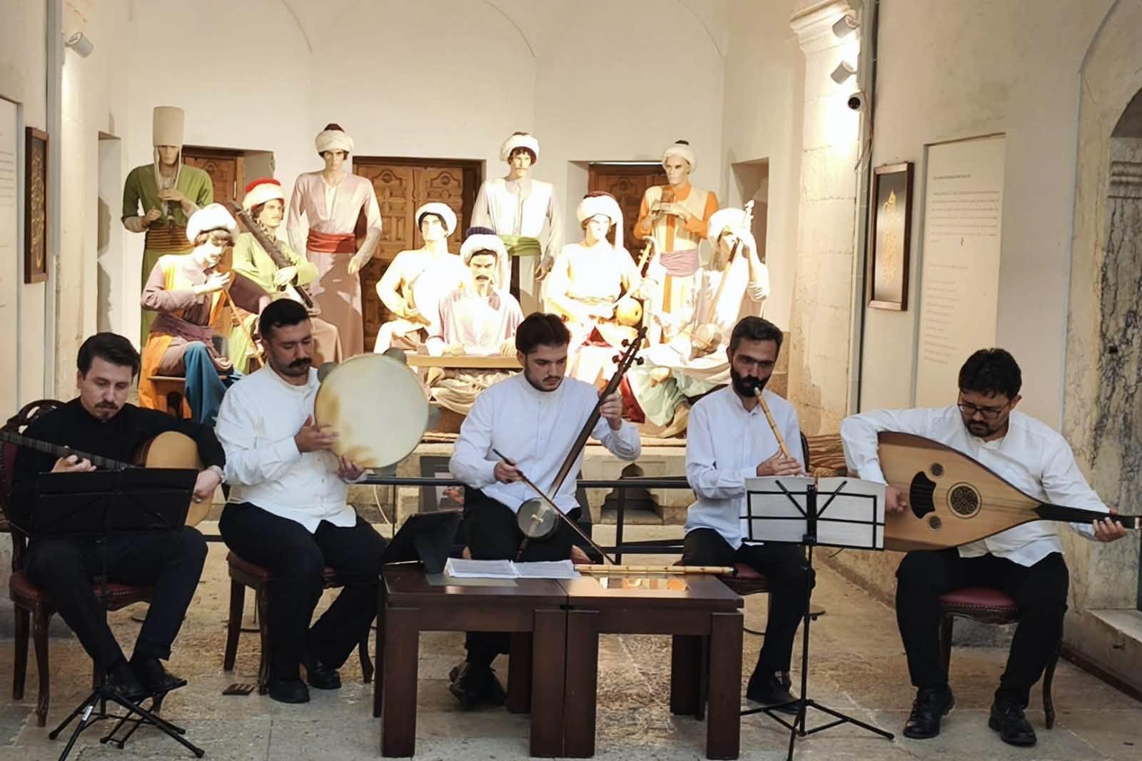Edirne’de Sağlık Müzesi’nde müzik terapi konseri verildi Edirne’de Sağlık Müzesi’nde müzik terapi konseri verildi
