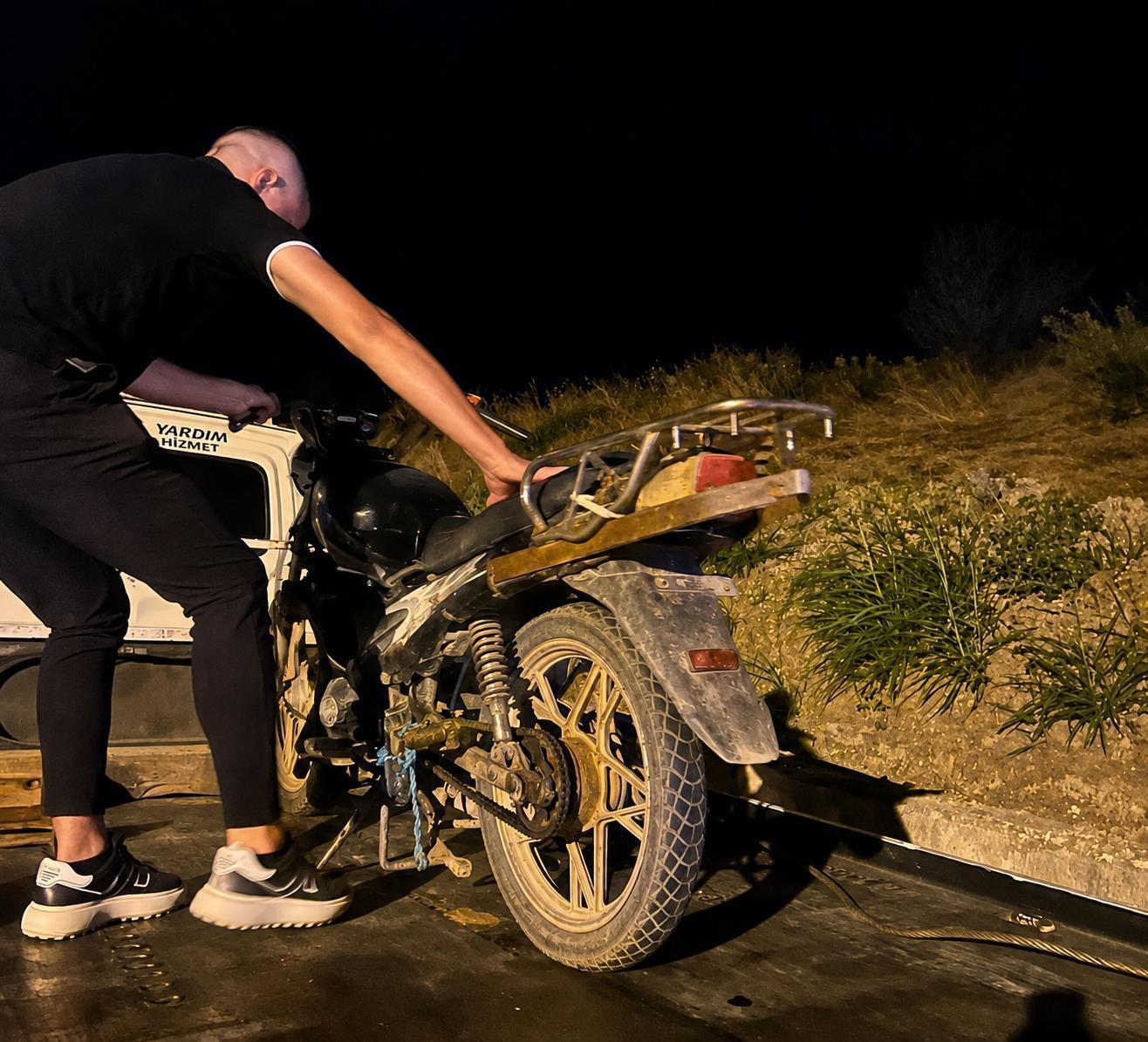 Plakasız hurda motosikletin ehliyetsiz sürücüsüne 88 bin 500 lira ceza Plakasız hurda motosikletin ehliyetsiz sürücüsüne 88 bin 500 lira ceza