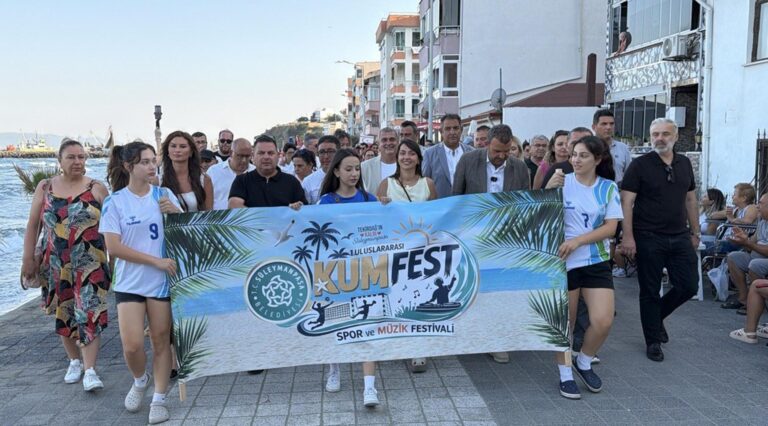 Tekirdağ’da ilk kez düzenlenen KUMFEST kortejle başladı