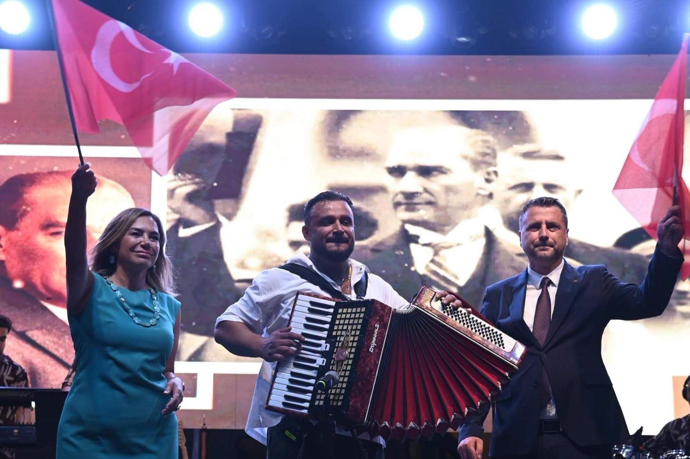 Tekirdağ’da Zafer Bayramı kutlamaları Şarköy’den başladı Tekirdağ’da Zafer Bayramı kutlamaları Şarköy’den başladı