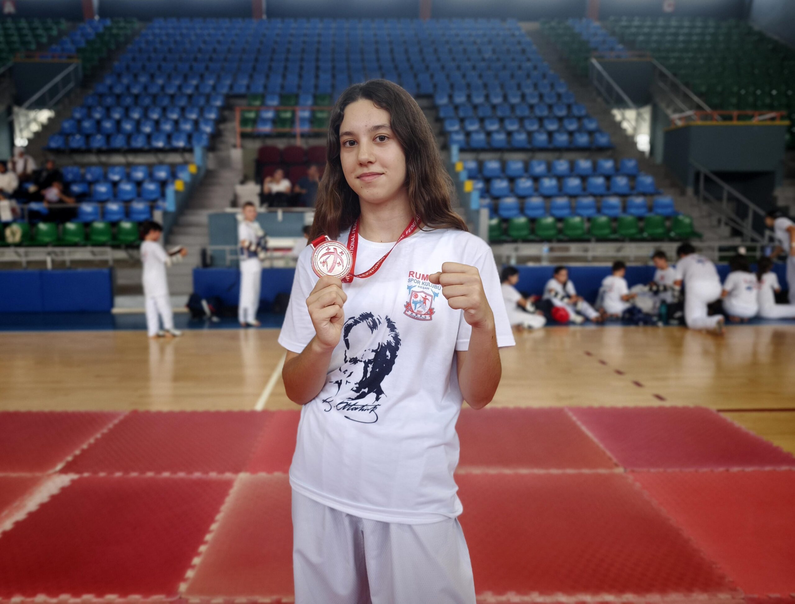 Uluslararası turnuvada kürsüye çıkan milli tekvandocu Eslin’in hedefi dünya şampiyonluğu Uluslararası turnuvada kürsüye çıkan milli tekvandocu Eslin’in hedefi dünya şampiyonluğu