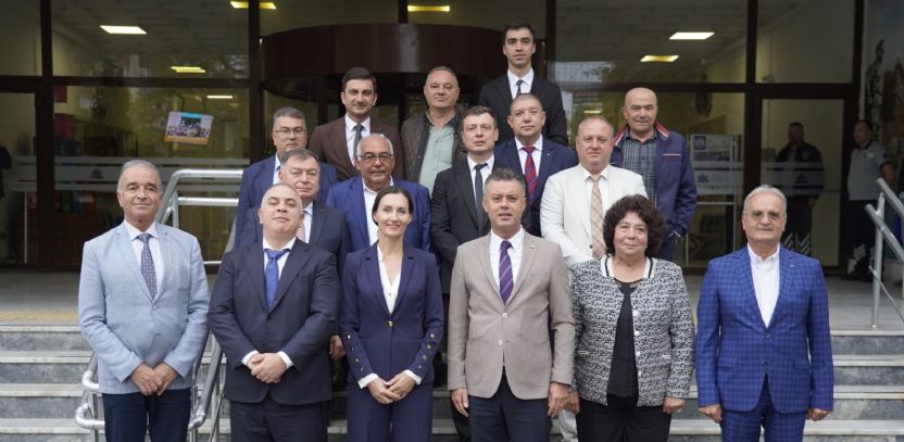 Başkan Sarıkurt, “Komşu Ülkelerle Yerel Yönetimler Arasındaki İş Birliğini Güçlendiriyoruz” Başkan Sarıkurt, “Komşu Ülkelerle Yerel Yönetimler Arasındaki İş Birliğini Güçlendiriyoruz”