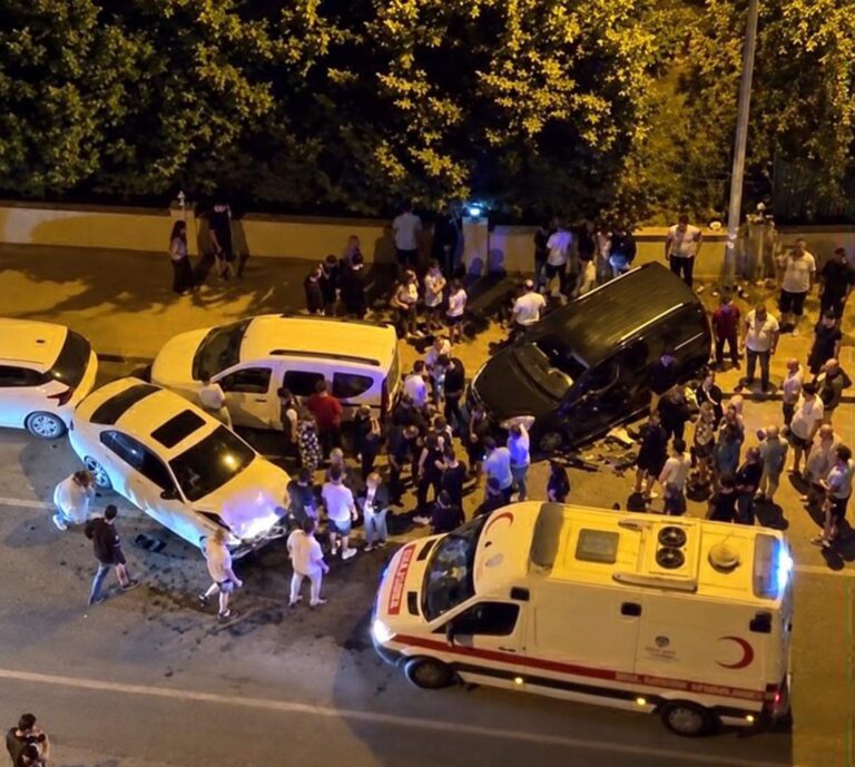 Çorlu’da 3 aracın karıştığı kazada 1 kişi yaralandı