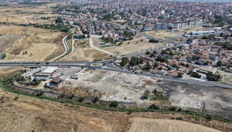 Çorlu’da Hurdacı Alanından 173 Kamyon Çöp Çıktı