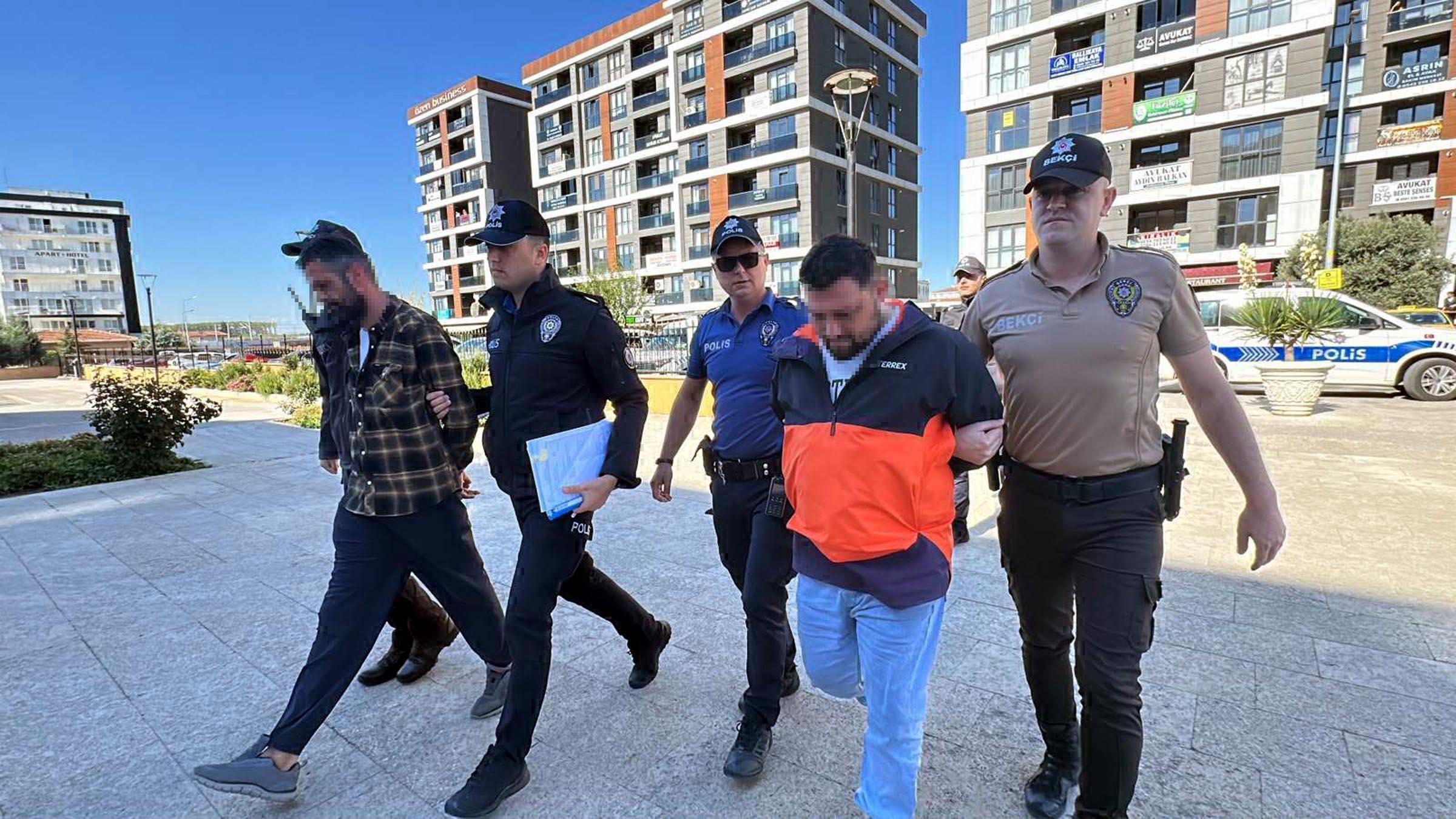 Edirne’de lokanta işleten çifti darbeden 2 şüpheli adliyede Edirne’de lokanta işleten çifti darbeden 2 şüpheli adliyede