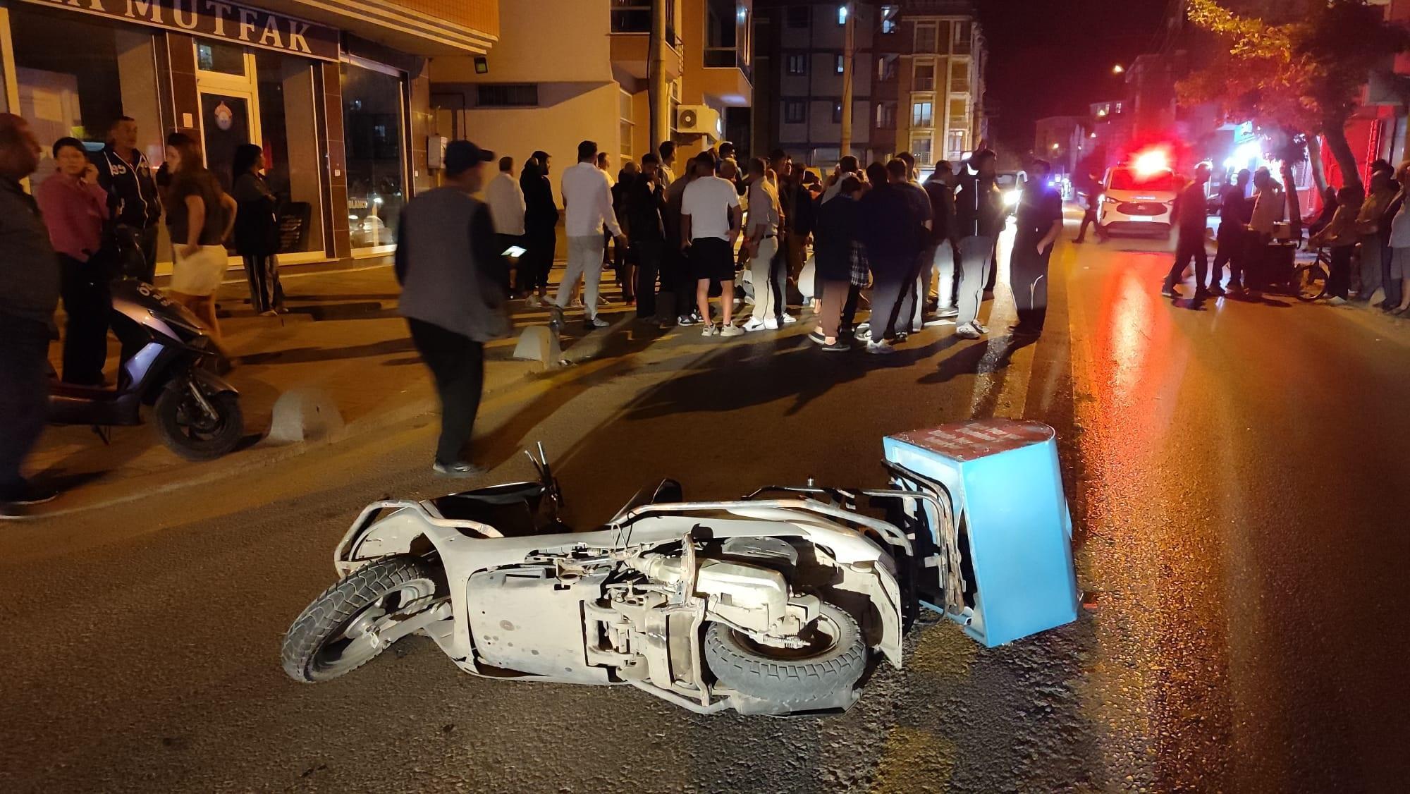 Edirne’de motosiklet yayaya çarptı; 1’i ağır, 2 yaralı Edirne’de motosiklet yayaya çarptı; 1’i ağır, 2 yaralı