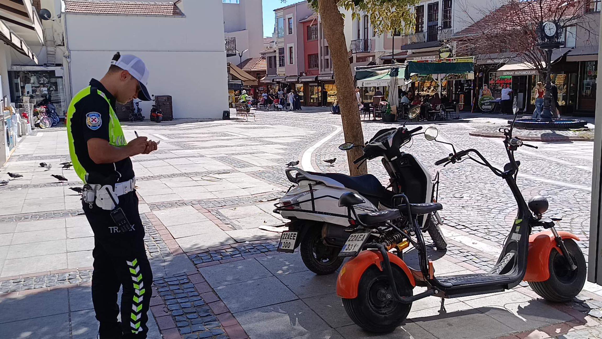 Edirne’de trafiğe kapalı alanlarda motosikletlere denetim Edirne’de trafiğe kapalı alanlarda motosikletlere denetim