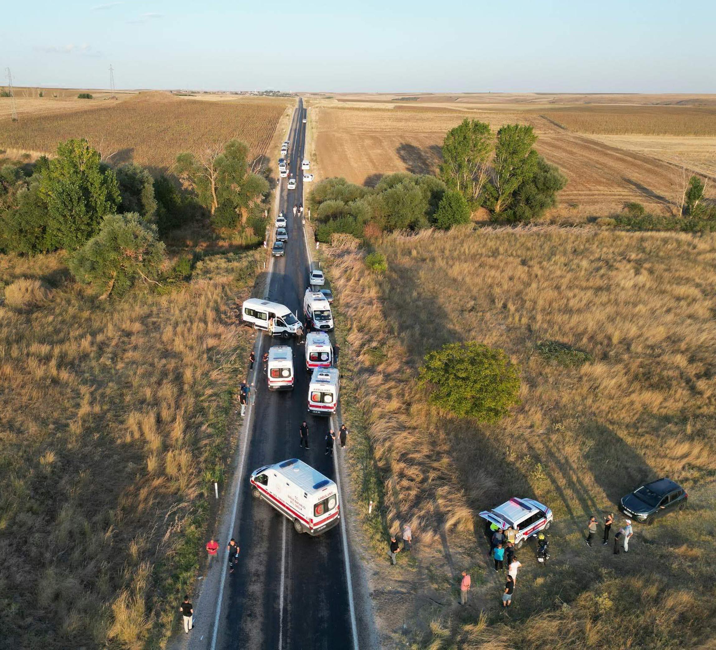 Edirne’de zincirleme kaza: 6 yaralı Edirne’de zincirleme kaza: 6 yaralı