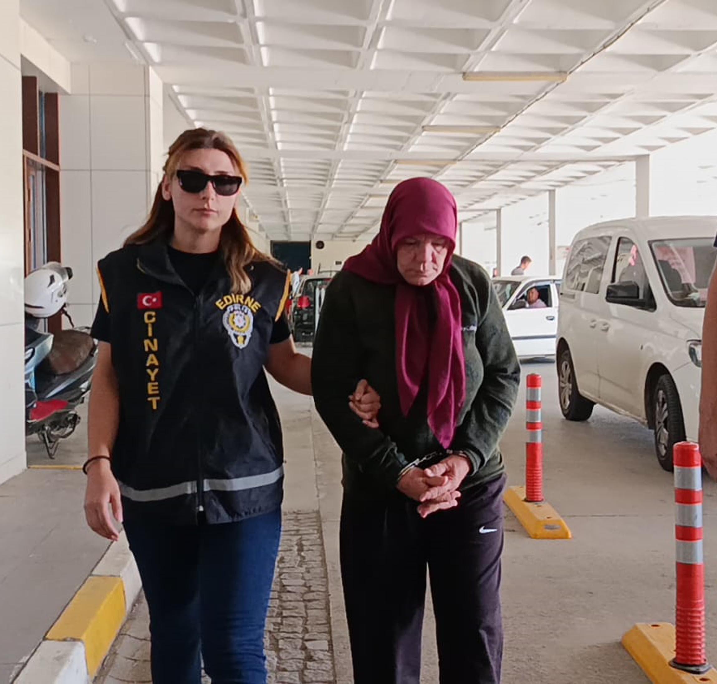Ölümü şüpheli bulundu, takibe alınan eşi Yunanistan sınırında yakalandı (2) Ölümü şüpheli bulundu, takibe alınan eşi Yunanistan sınırında yakalandı (2)