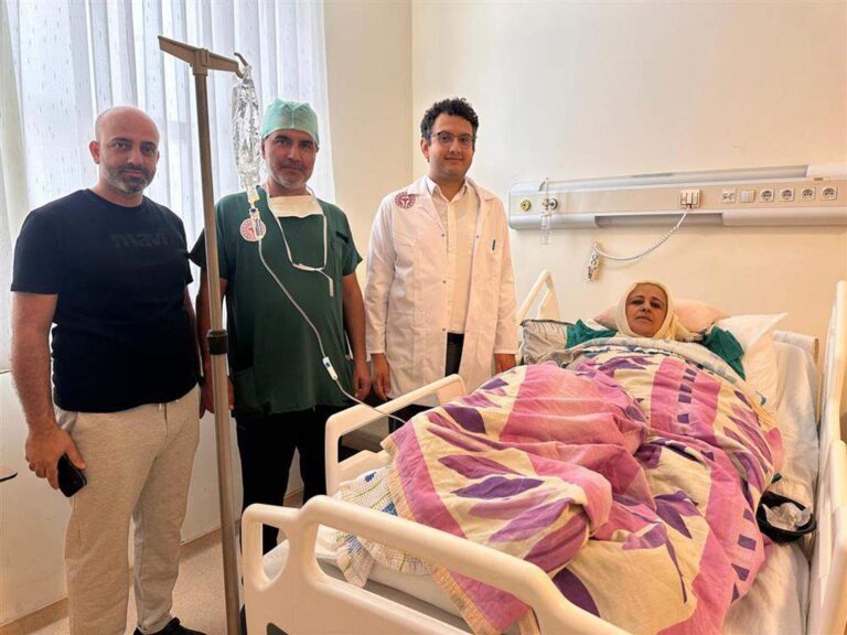 Saray Devlet Hastanesi’nde 2 hastaya total diz protezi ameliyatı