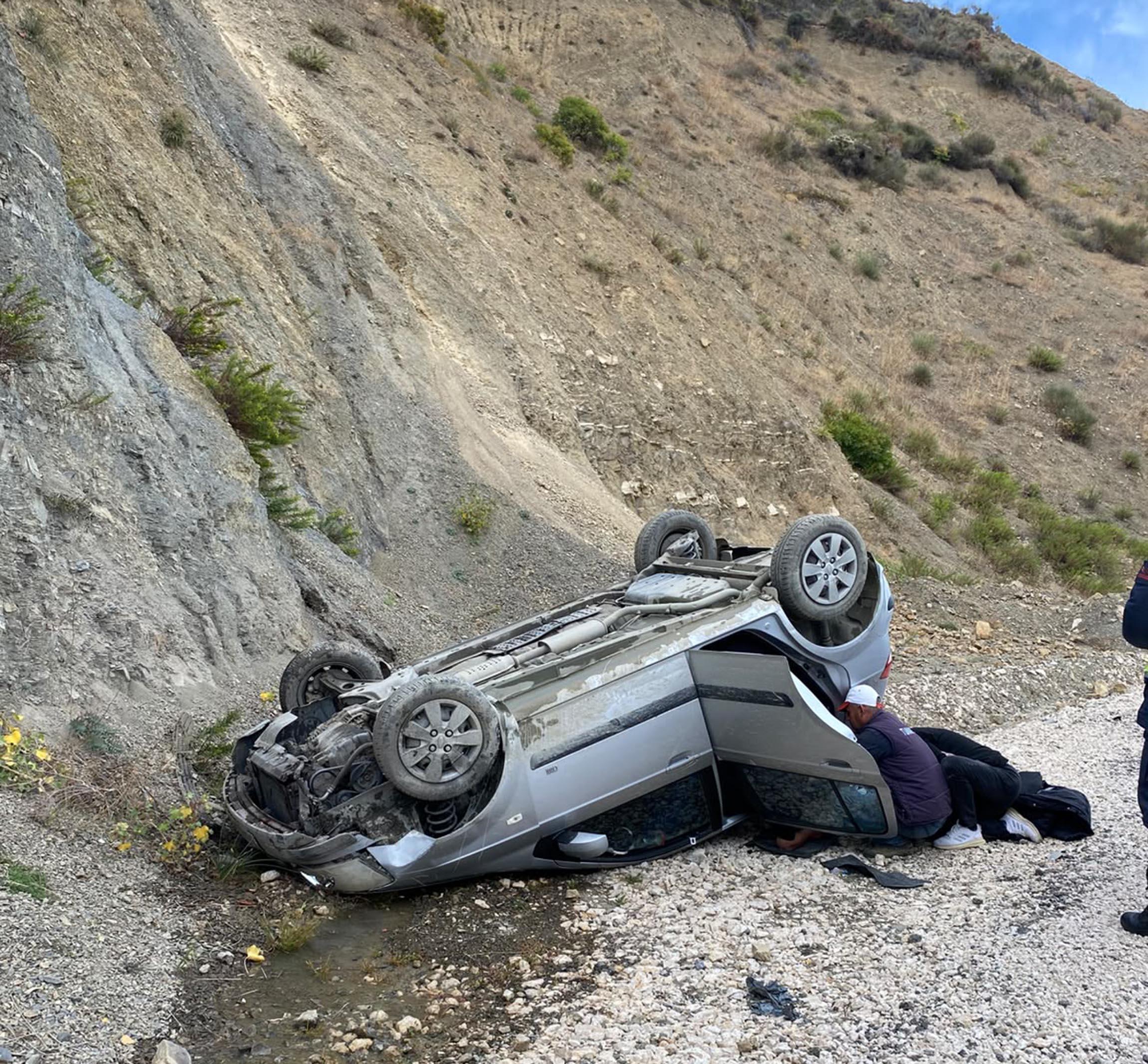 Şarköy’de takla atan otomobilde sürücü ile eşi yaralandı Şarköy’de takla atan otomobilde sürücü ile eşi yaralandı
