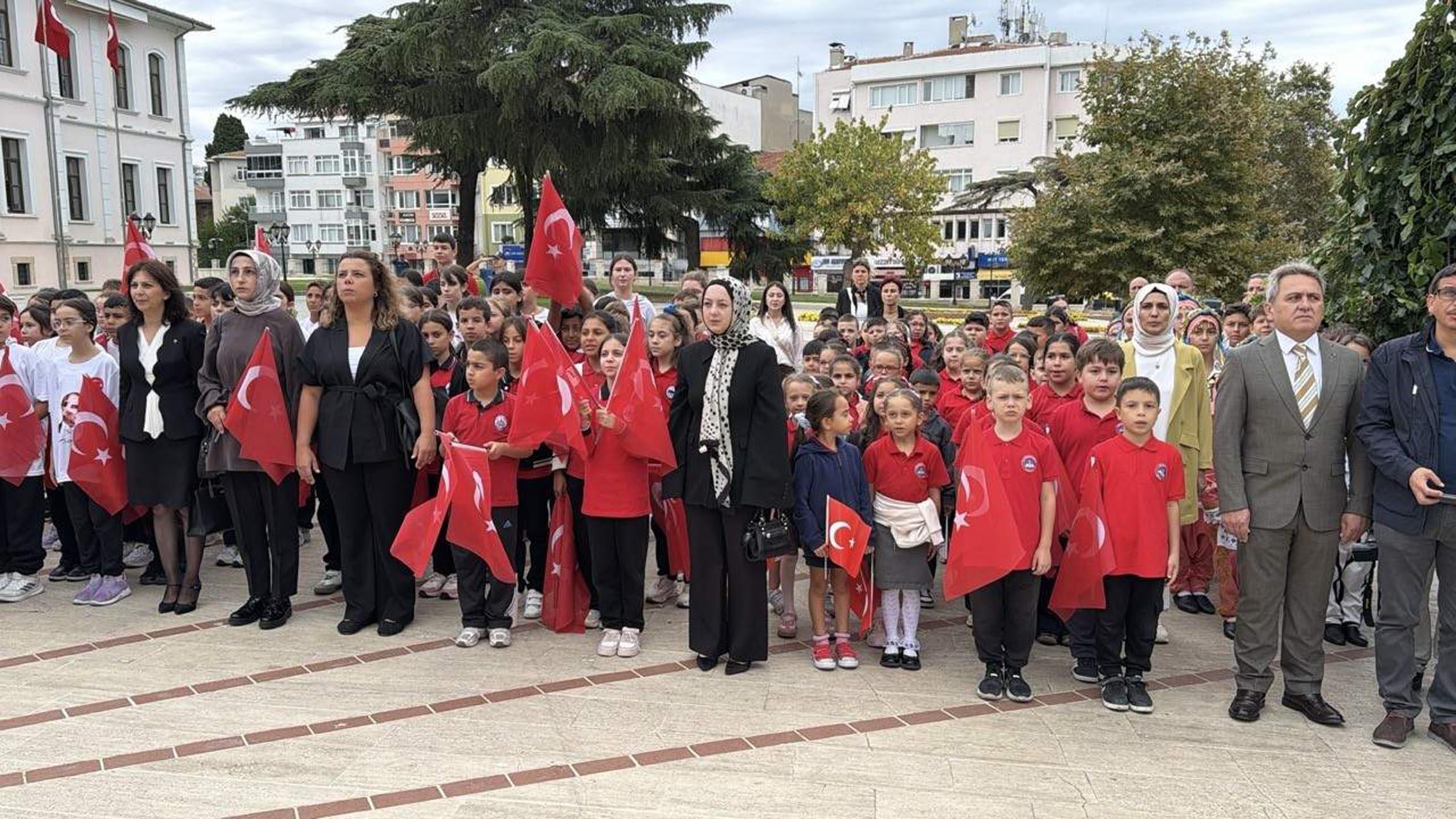 Tekirdağ’da İlköğretim Haftası törenle kutlandı Tekirdağ’da İlköğretim Haftası törenle kutlandı