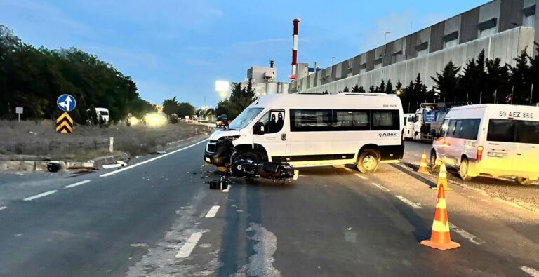 Minibüsle Çarpışan Motosikletin Sürücüsü Öldü
