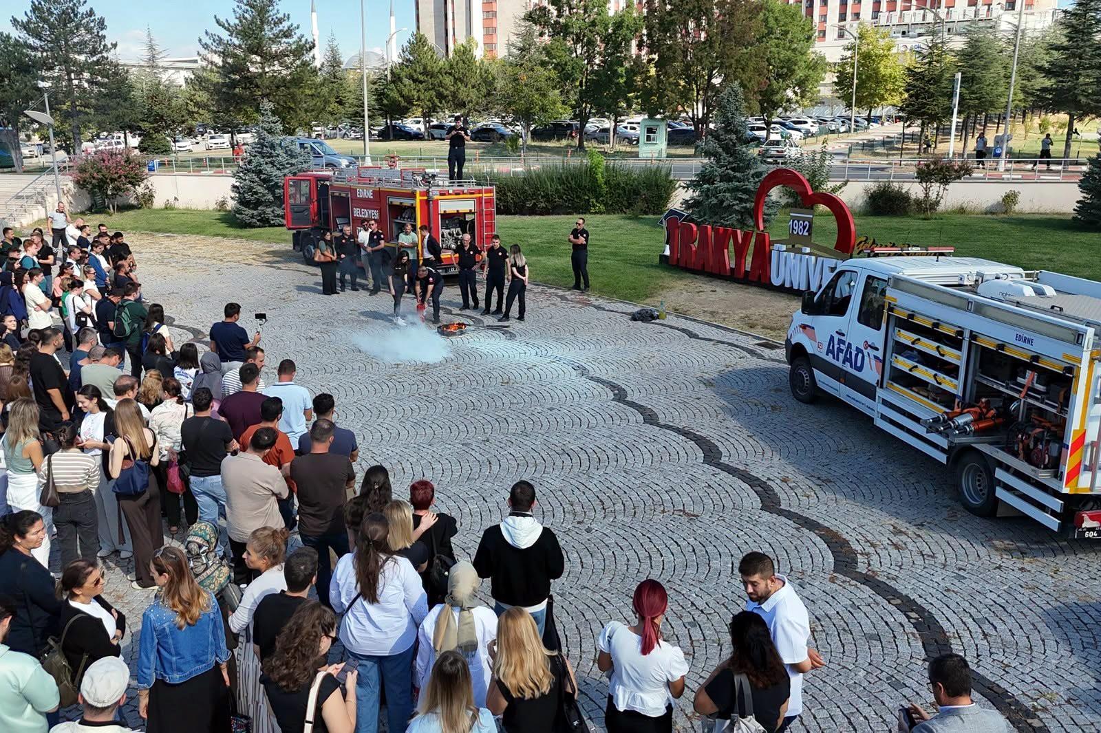 TÜ’de ‘afet farkındalık ve yangın’ eğitimi TÜ’de ‘afet farkındalık ve yangın’ eğitimi