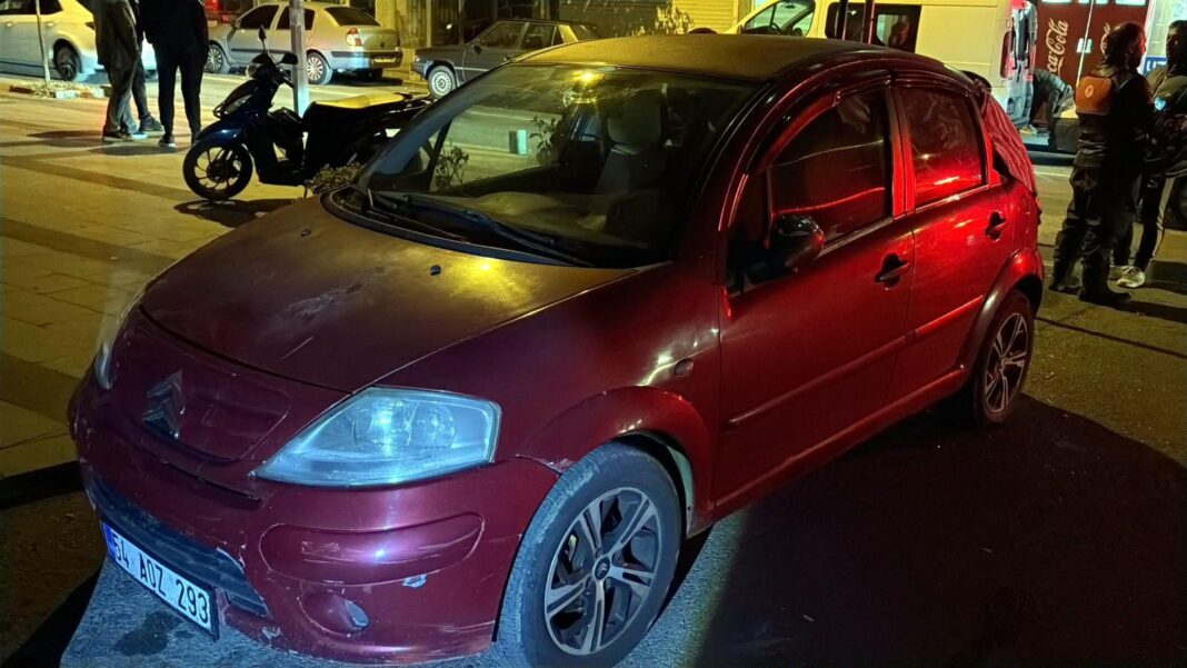 2 araca çarpan sürücü otomobilini bırakıp kaçtı; 1 yaralı 2 araca çarpan sürücü otomobilini bırakıp kaçtı; 1 yaralı