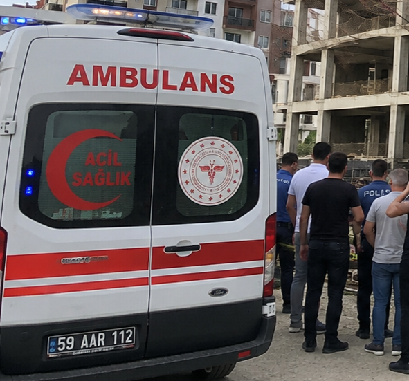 9 Metre Yükseklikten Düşen 17 Yaşındaki Genç Yaralandı