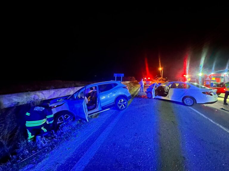 Edirne’de 2 otomobil çarpıştı; 5 yaralı