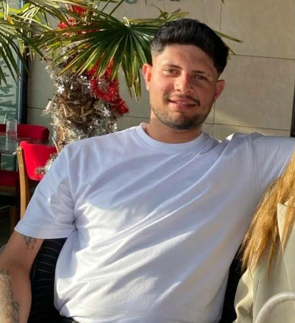 Evine gittiği husumetlisini tabancayla vurarak ağır yaralayan şüpheli tutuklandı Evine gittiği husumetlisini tabancayla vurarak ağır yaralayan şüpheli tutuklandı