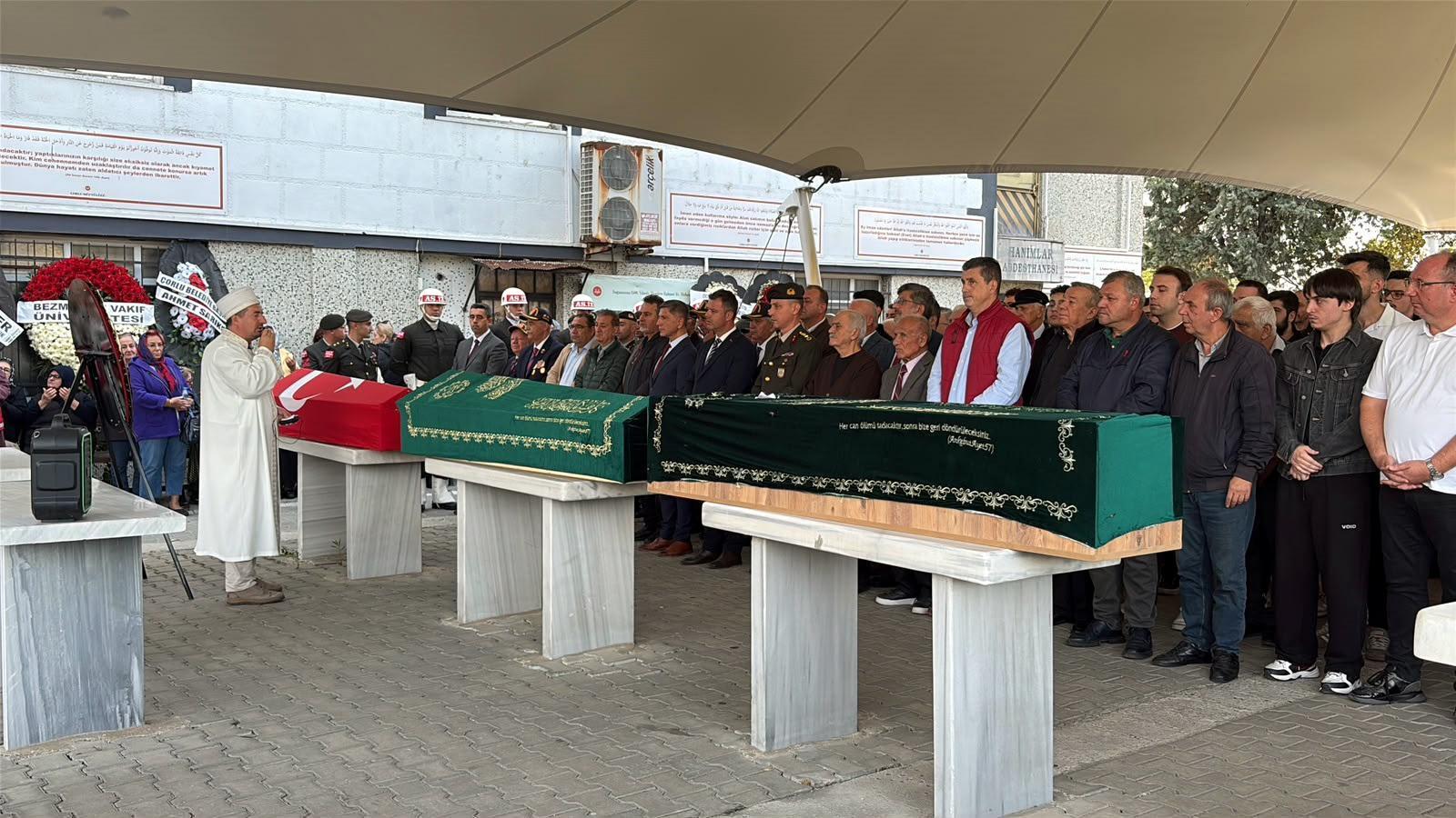 Girne’deki Gemi Kazasında Cansız Bedenine Ulaşılan Orhan Bekret, Çorlu’da Toprağa Verildi Girne’deki Gemi Kazasında Cansız Bedenine Ulaşılan Orhan Bekret, Çorlu’da Toprağa Verildi
