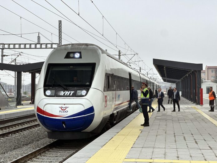 Hızlı tren, Edirne-Çerkezköy arasında ilk seferini yaptı_6aca16e7ddd4b.jpeg