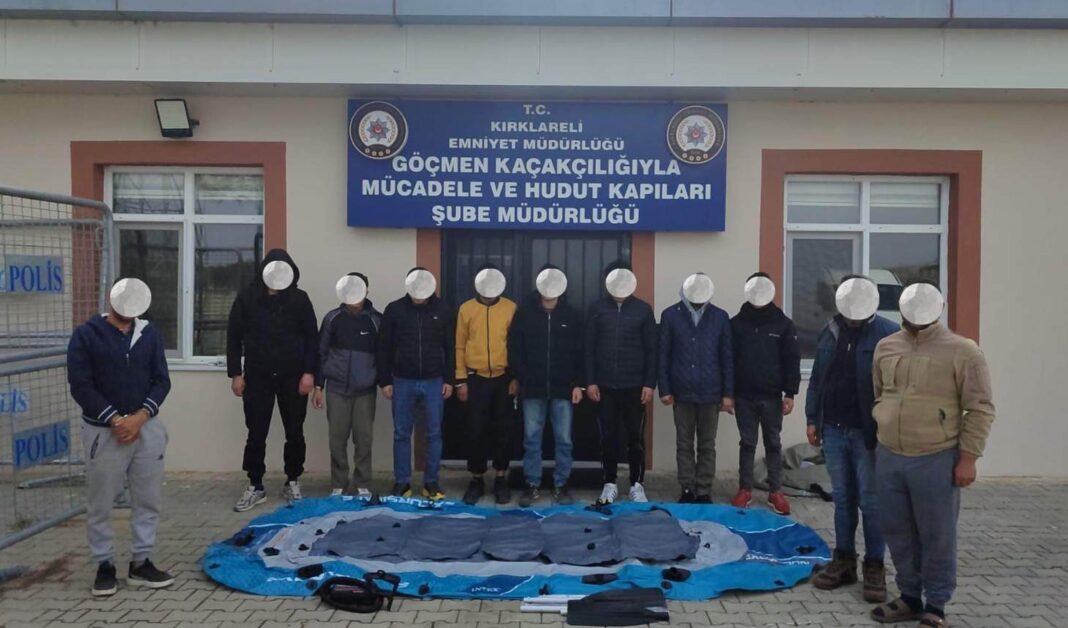 Kırklareli’de 7 kaçak göçmen yakalandı; 3 organizatör tutuklandı Kırklareli’de 7 kaçak göçmen yakalandı; 3 organizatör tutuklandı