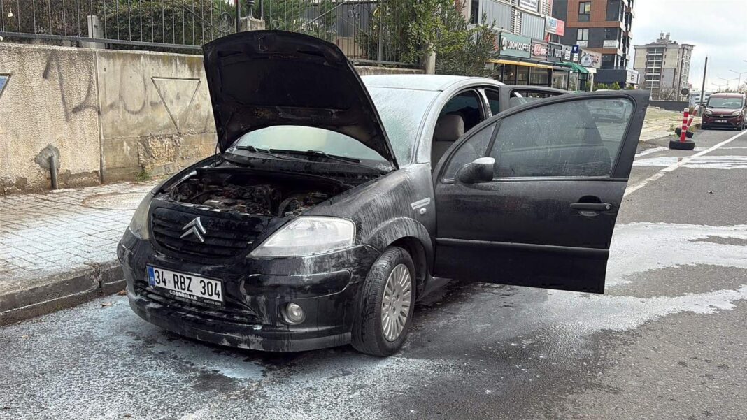 Seyir halindeki otomobilde yangın Seyir halindeki otomobilde yangın