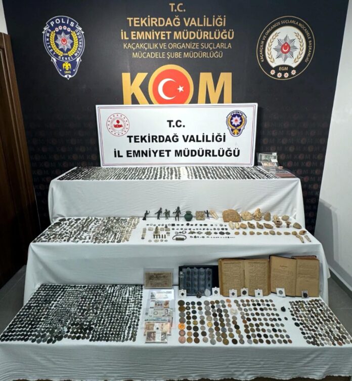 Tekirdağ’da çok sayıda tarihi eser niteliğinde obje ve materyal ele geçirildi_6aca185ad56dc.jpeg
