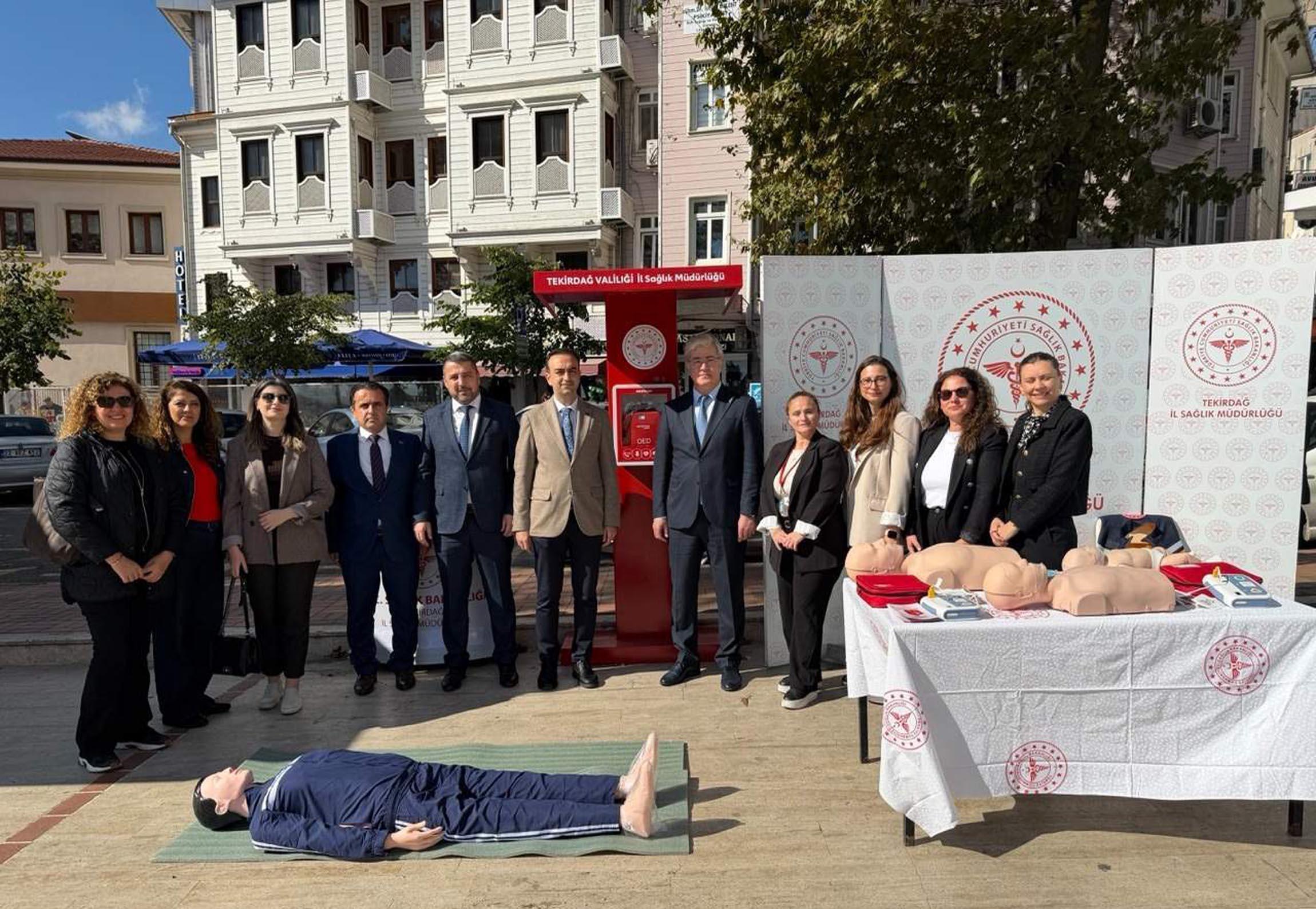 Tekirdağ’ın 3 ilçesine ani kalp durmalarına karşı şok cihazı konuldu Tekirdağ’ın 3 ilçesine ani kalp durmalarına karşı şok cihazı konuldu